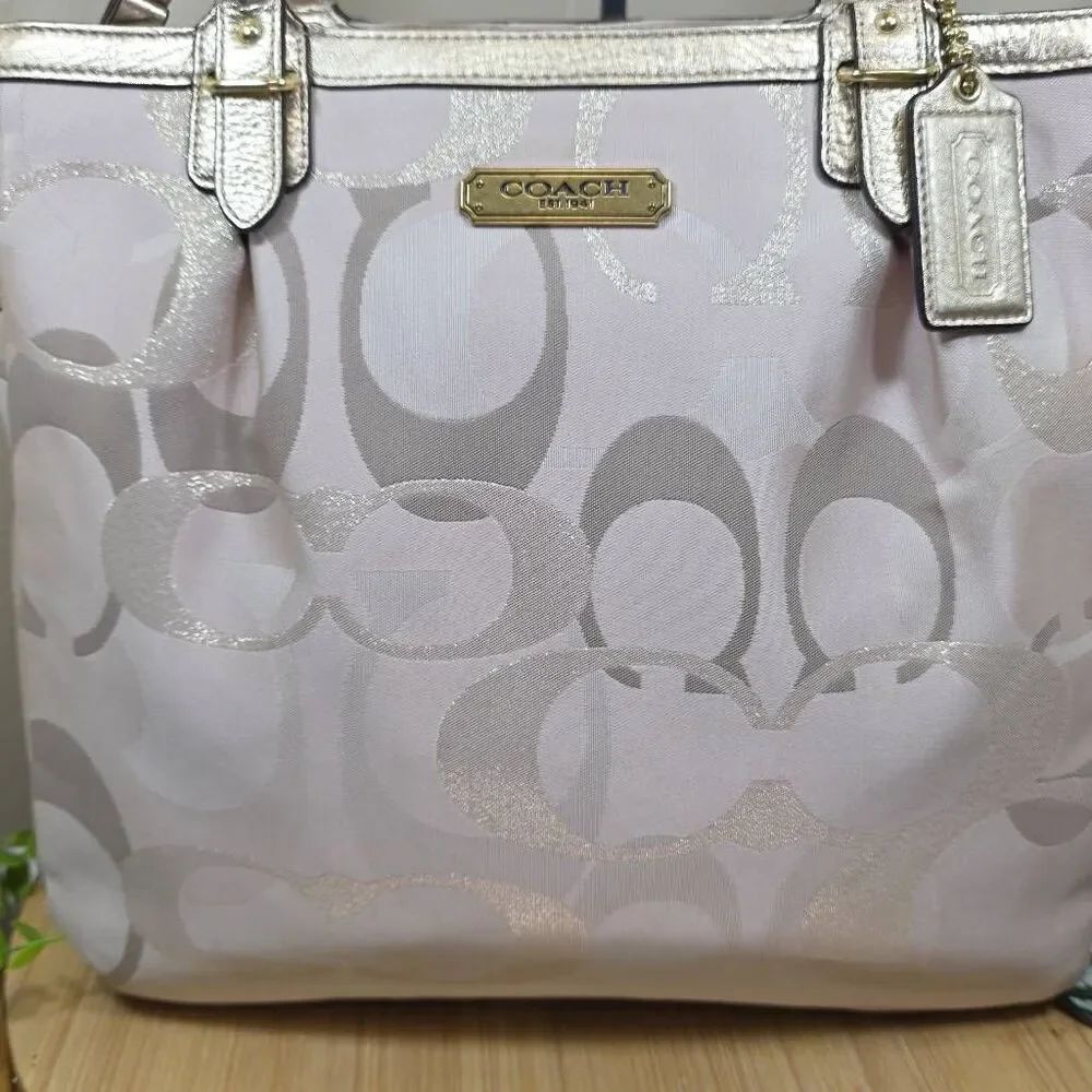 Coach Gallery Tote Optic Signature Sateen Gold Khaki F19675 Large Zip Shoulder B - Picture 3 of 16